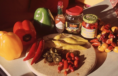 Paprika, Chili, Peperoni und Zubereitungen daraus